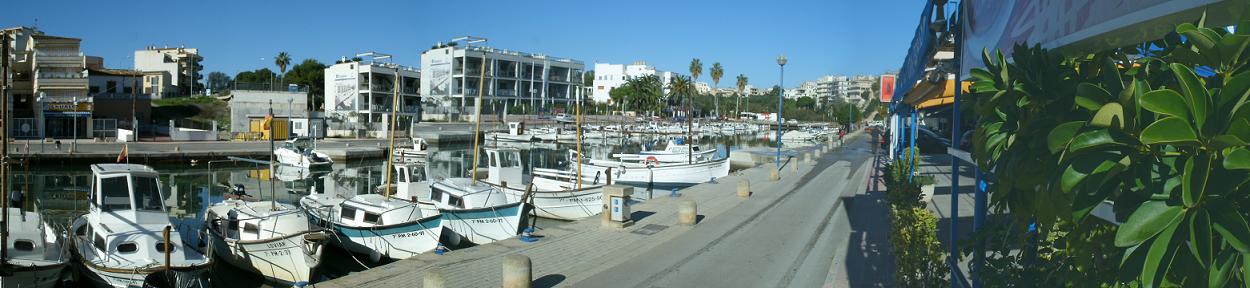 wide angle panaramic view from water level